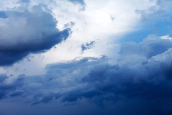 Dramatische stormy sky — Stockfoto