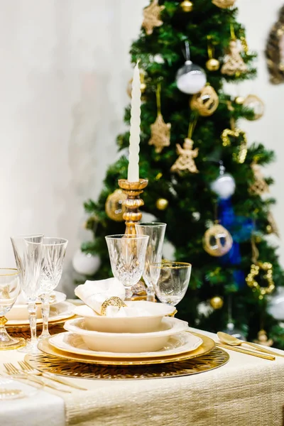 Tavola apparecchiata per la cena di Natale — Foto Stock
