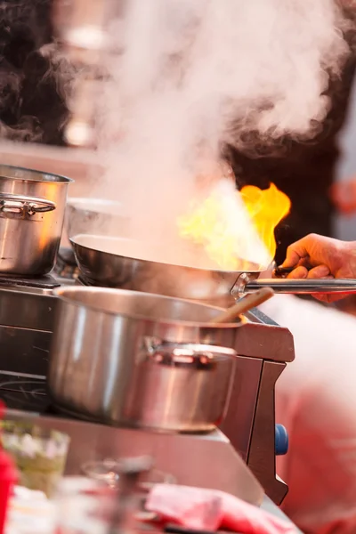 Vaření šéfkuchaře — Stock fotografie