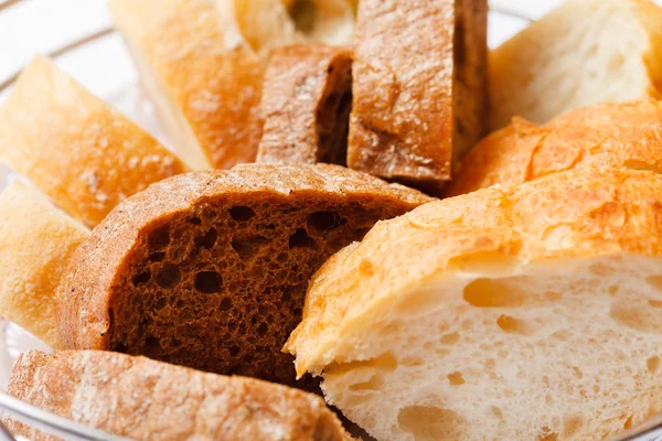 White and black bread — Stock Photo, Image