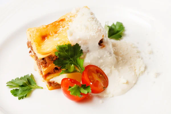 Tradiční lasagne s omáčkou — Stock fotografie