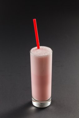 Saman ile çilek güler yüzlü