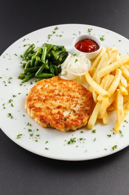 Patates kızartmalı et.