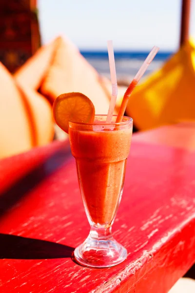 Smoothie with citrus slice — Stock Photo, Image