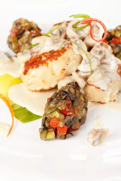 Costeleta de peixe com legumes — Fotografia de Stock