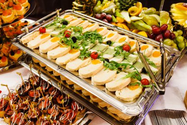 Lezzetli aperatif masada.