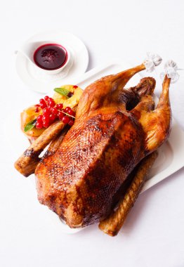 Portakal ve elma kavrulmuş hindi