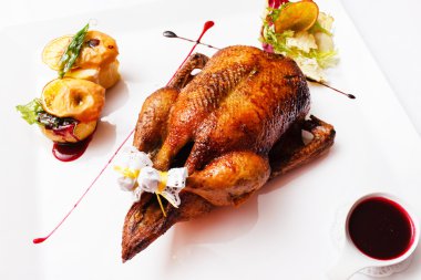 Portakal ve elma kavrulmuş hindi