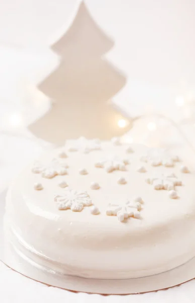 Kerst cake en decoraties — Stockfoto