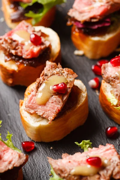 Canape with beef meat — Stock Photo, Image