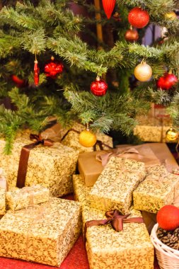 Süslü Noel ağacı