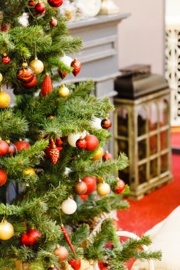 Süslü Noel ağacı