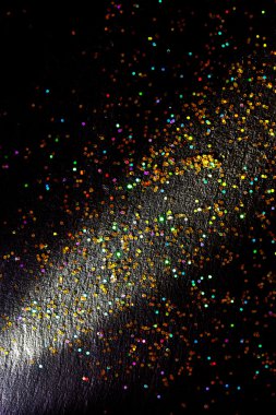 Kum zemin üzerine boncuk