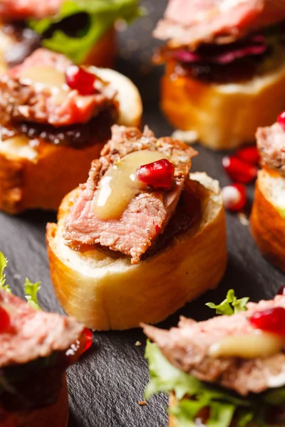 Canape with beef meat — Stock Photo, Image