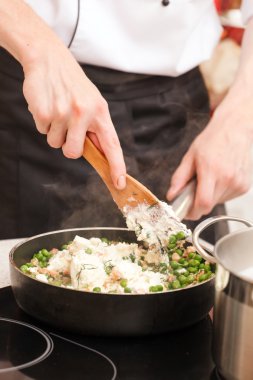 iş yerinde erkek Şef