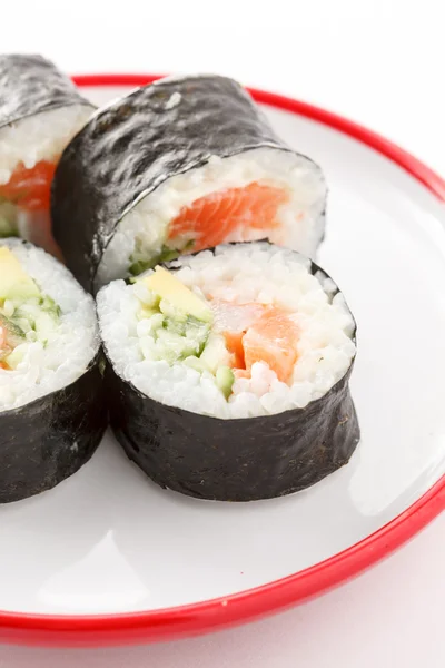 Sabroso sushi en el plato — Foto de Stock