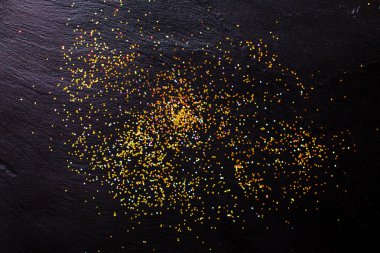 Siyah arka plan üzerine glitter