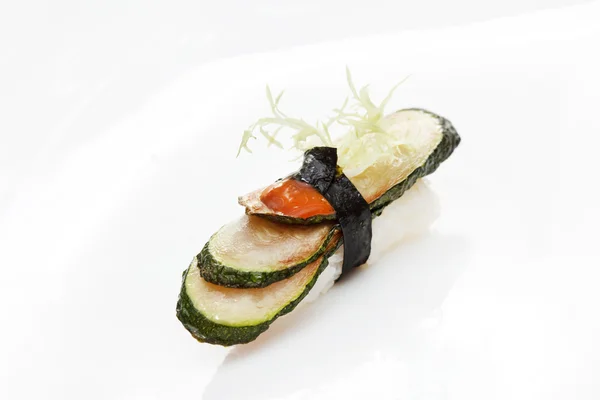 Vegetarian nigiri pe alb — Fotografie, imagine de stoc