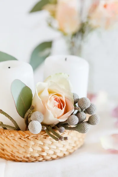 Flowers and candles decorations — Stock Photo, Image