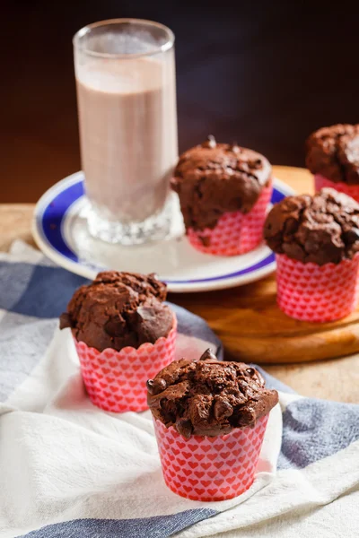 Muffins en emballage rose — Photo