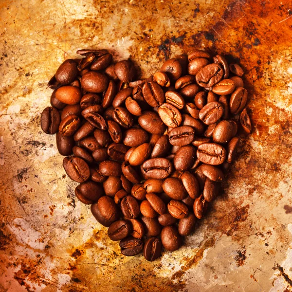 Corazón hecho de granos de café — Foto de Stock