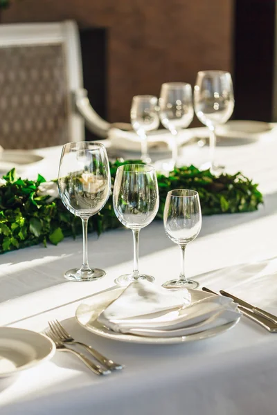 Mesa servida em um restaurante — Fotografia de Stock