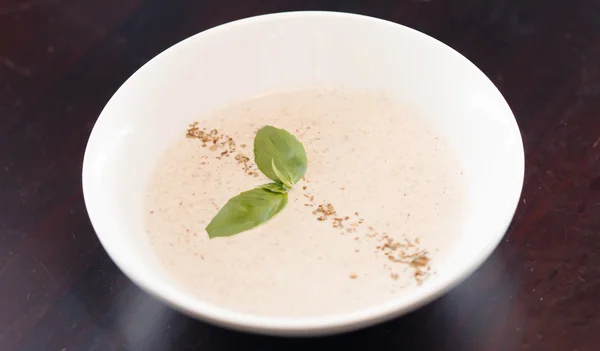 Soupe à la crème dans un bol — Photo