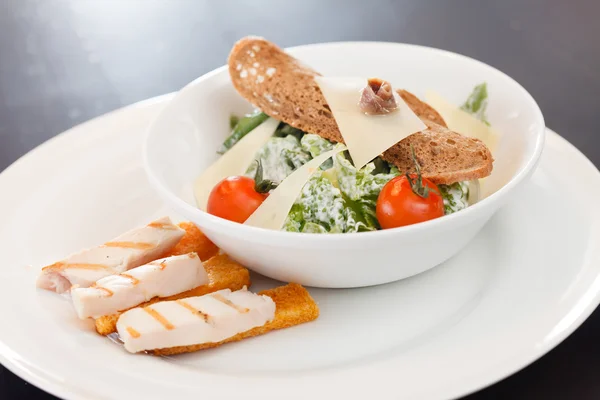 Caesar salad in bowl — Stock Photo, Image