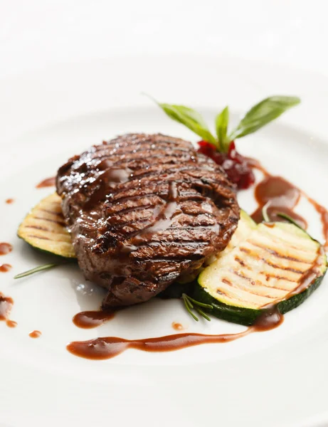 Grilled steak with zucchini — Stock Photo, Image