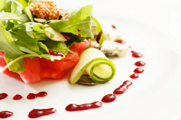 Salat mit Wassermelone — Stockfoto