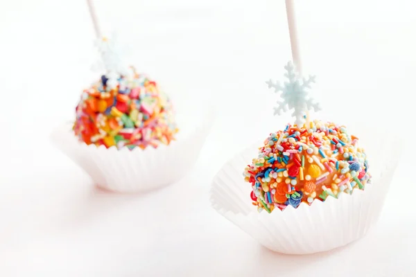 Cake pops på pinnar — Stockfoto