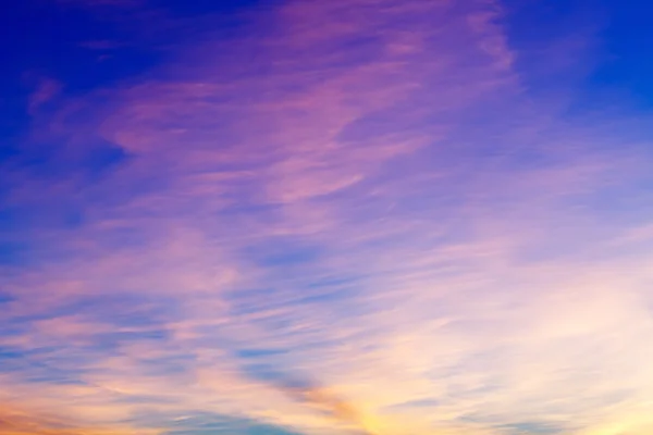 Zonsondergang over de stad — Stockfoto