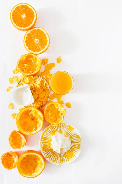 Здоровый завтрак с апельсинами — стоковое фото