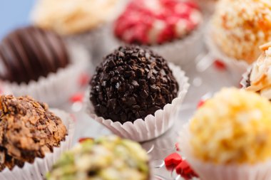 çikolata şekerleme