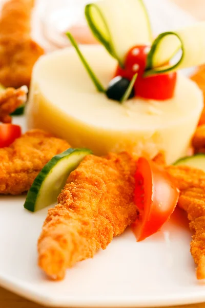 Chicken with mashed potatoes — Stock Photo, Image