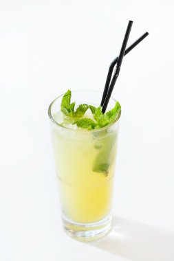 Buzlu taze limonata.