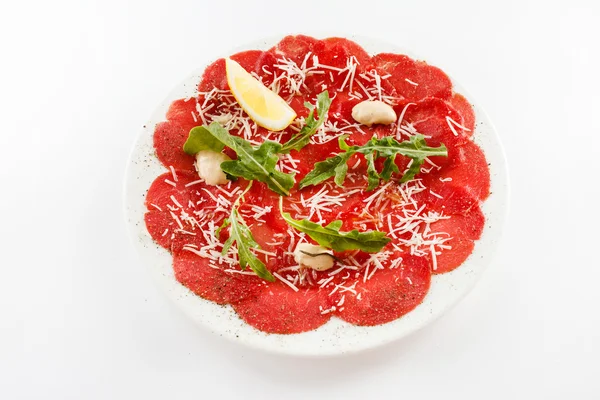 Rindfleisch-Carpaccio mit Zitrone — Stockfoto