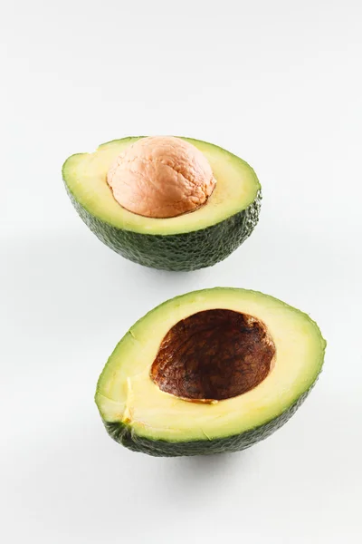 Due metà di avocado — Foto Stock