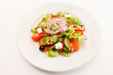 plaka üzerinde Yunan salatası