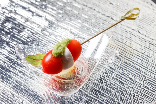 Tomate cereza con mozzarella —  Fotos de Stock