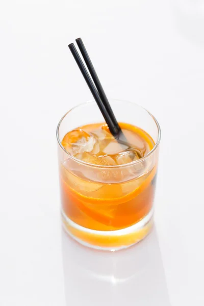 Cocktail met sinaasappel — Stockfoto