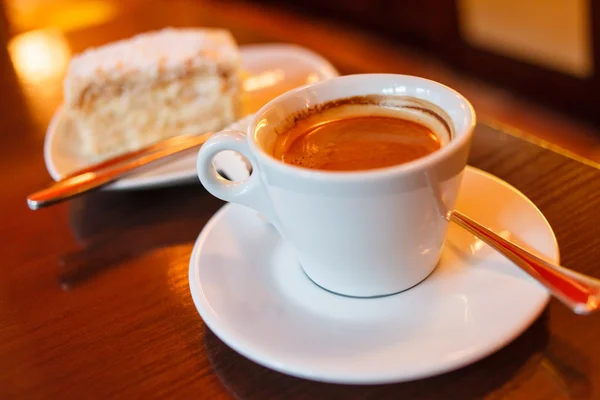 Кофе с тортом — стоковое фото