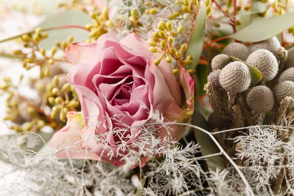 Ramo romántico con rosa —  Fotos de Stock