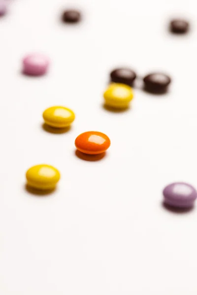 Kleurrijke kleine snoepjes — Stockfoto
