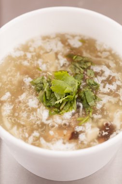 sığır eti ve mantar çorbası