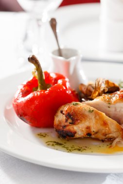 Sebzeli ızgara tavuk