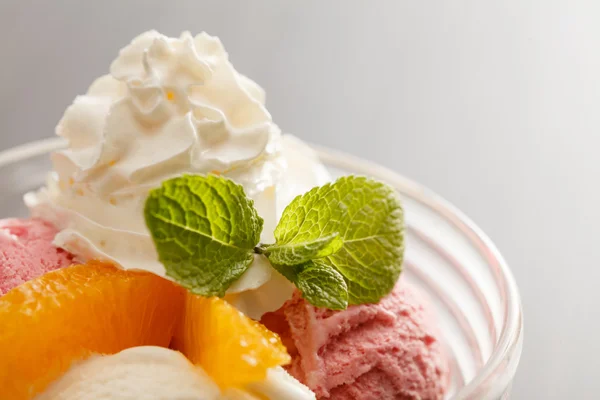 Ice cream with orange — Stock Photo, Image