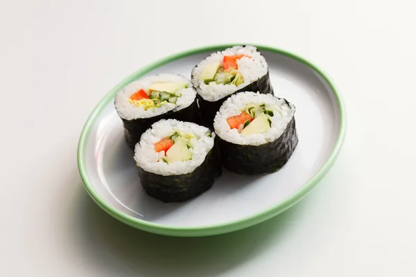 Sushi saboroso na placa — Fotografia de Stock