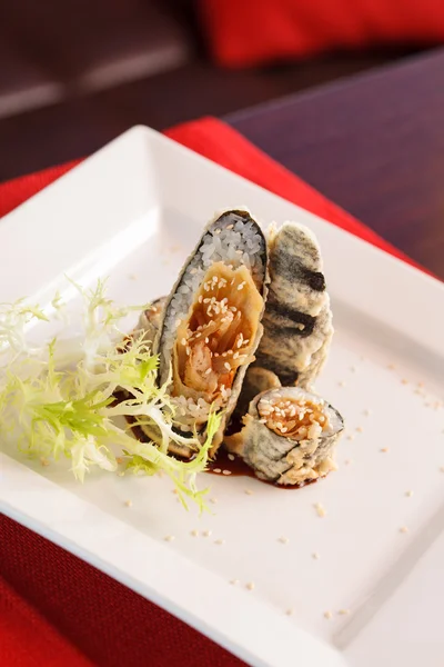 Smaczne japońskie sushi — Zdjęcie stockowe