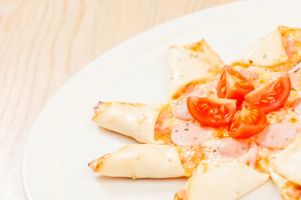 Pizza para crianças em forma de sol — Fotografia de Stock